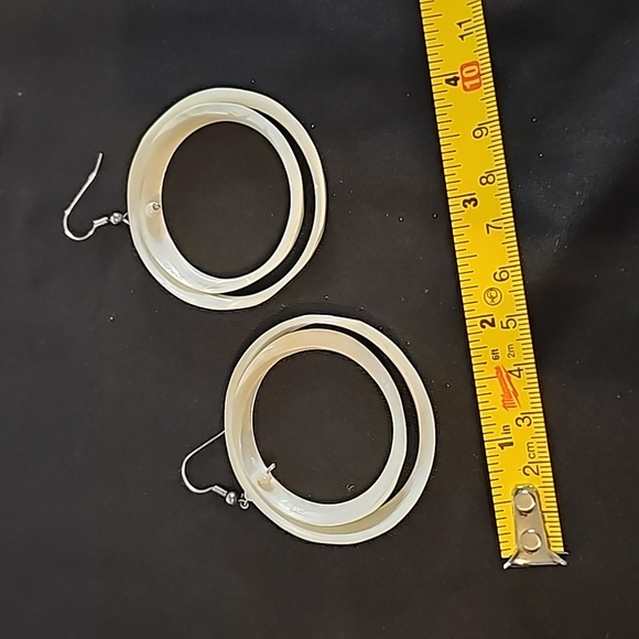 2 Pair of Sea Shell Pierced Earrings🐈14 - Picture 9 of 10